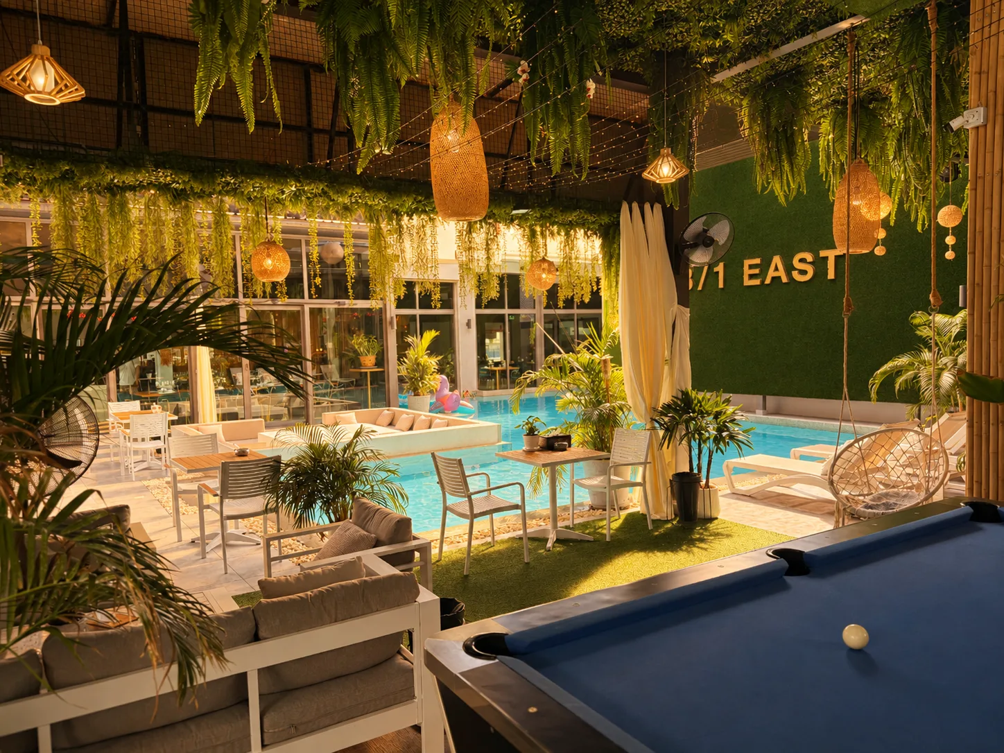 POOL · DAY